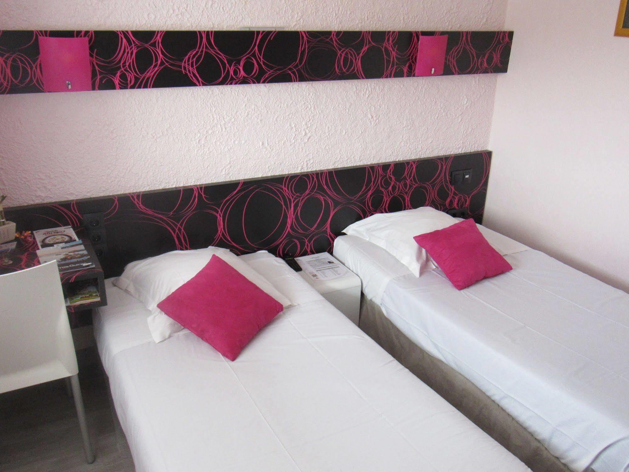 Citotel Les Sternes Перос-Гирек Екстериор снимка
