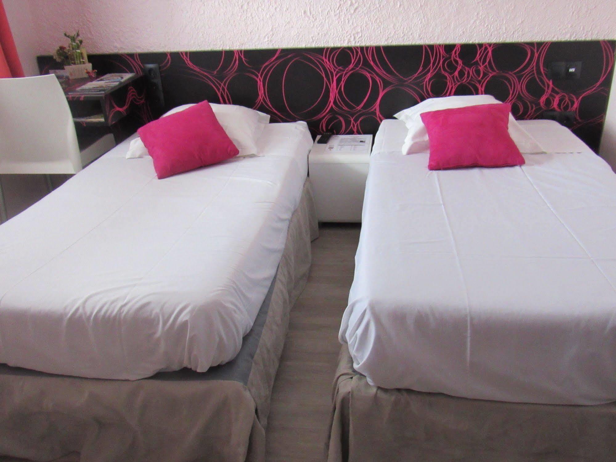 Citotel Les Sternes Перос-Гирек Екстериор снимка